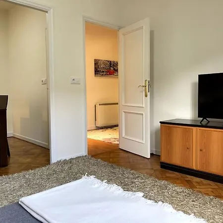 3 En Plaza De Espana 6pax Apartment