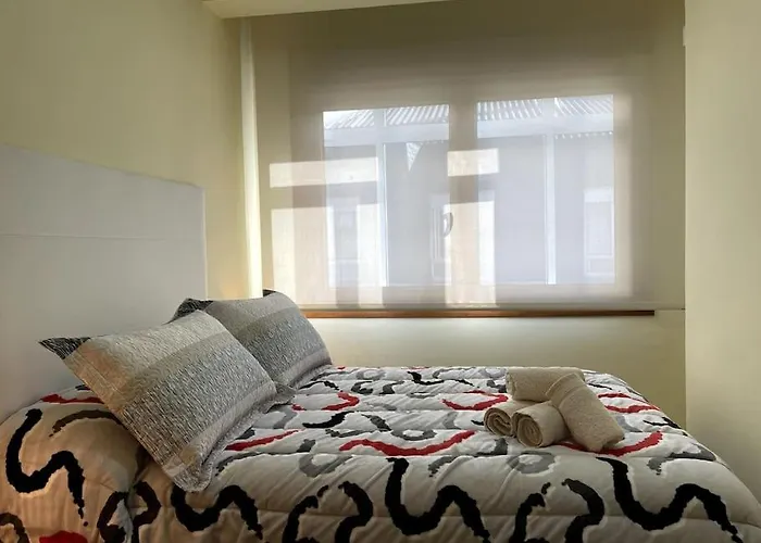 3 En Plaza De Espana 6pax * Vigo