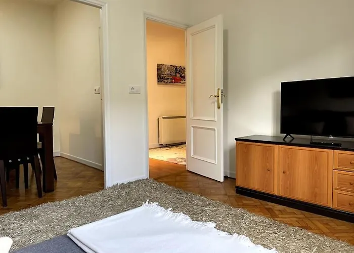 3 En Plaza De Espana 6pax Apartmán
